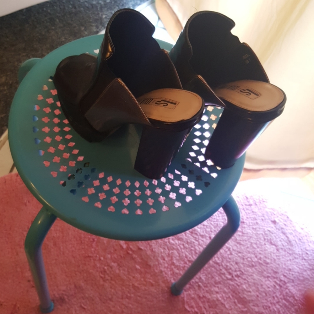 Shoes - Picture 2 of 2